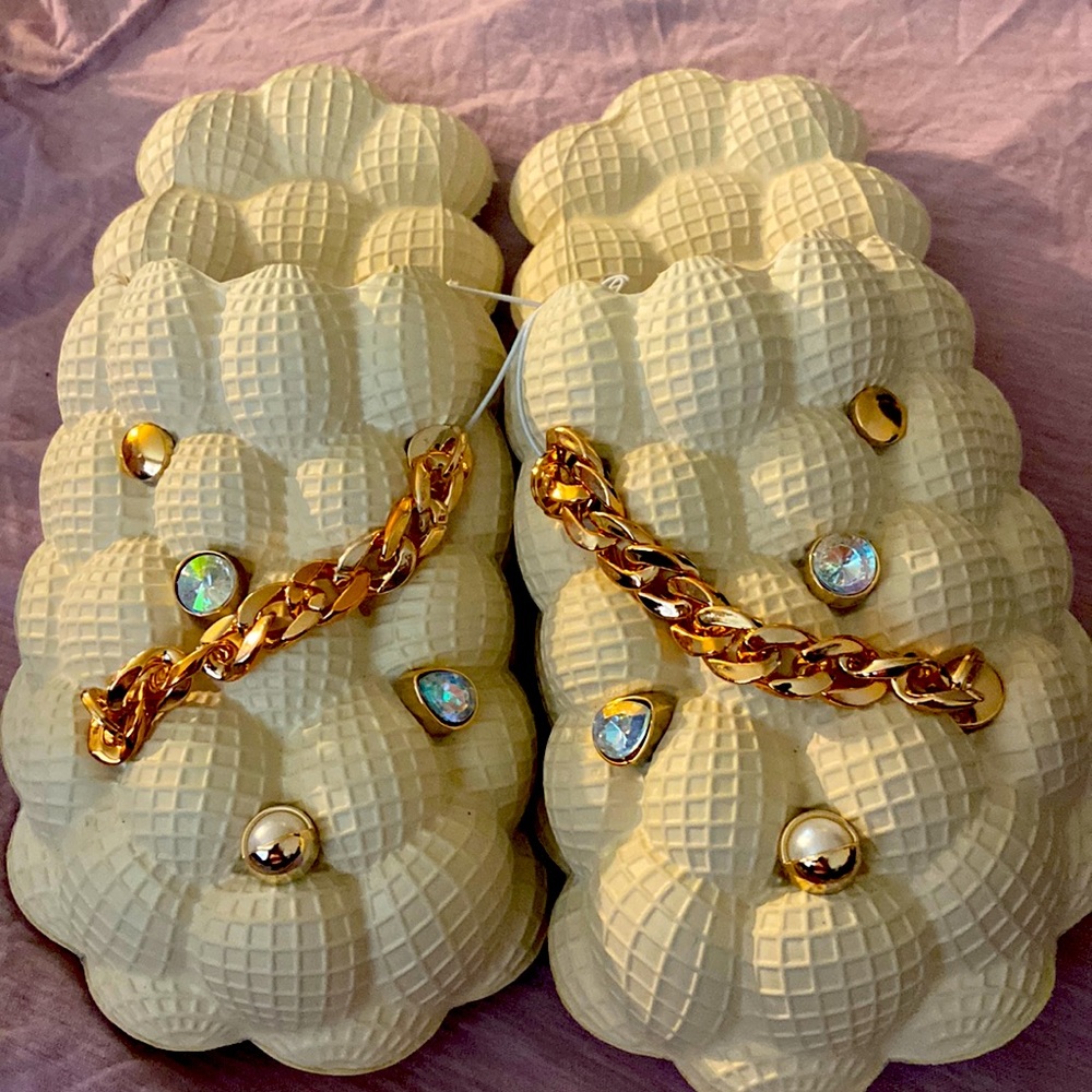 Custom bubble slides comfy not hard